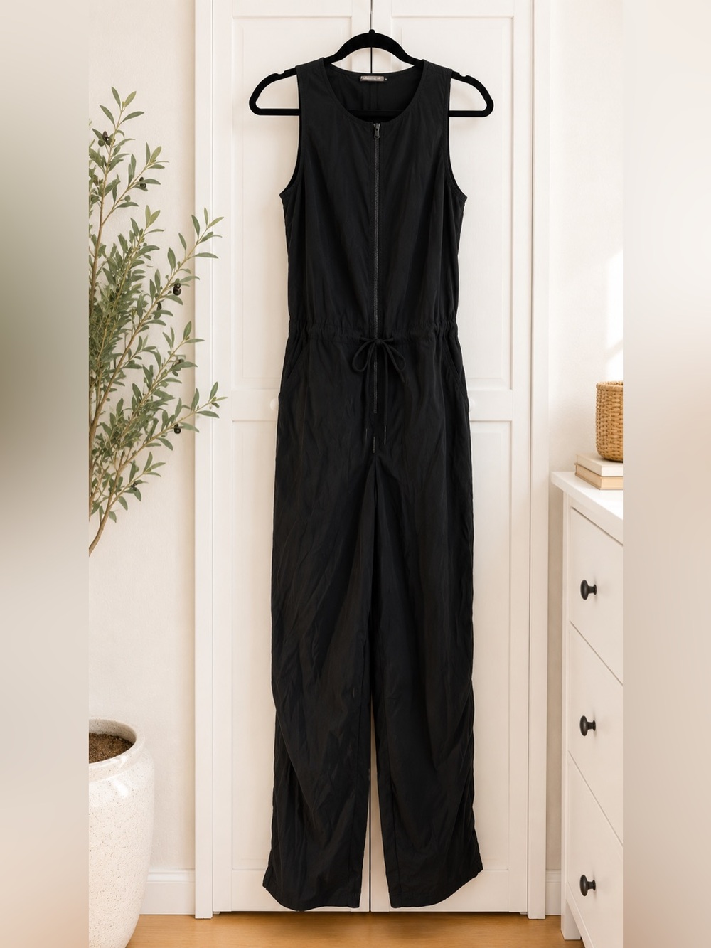 NWT Athleta Flex Jumpsuit Black Sz XXS Zip Front Sleeveless Wide Leg Pockets